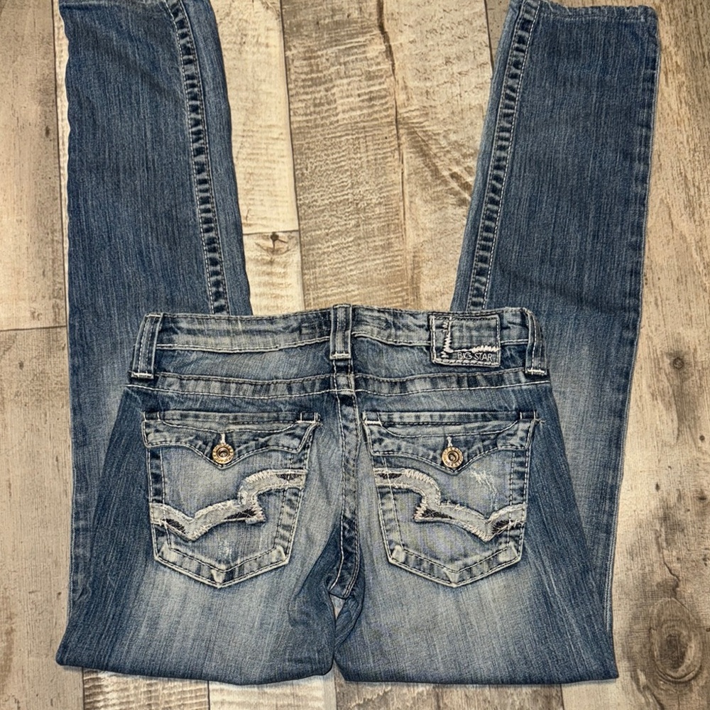 Big Star Blue Straight Leg Jeans with Classic Wash- size 29L